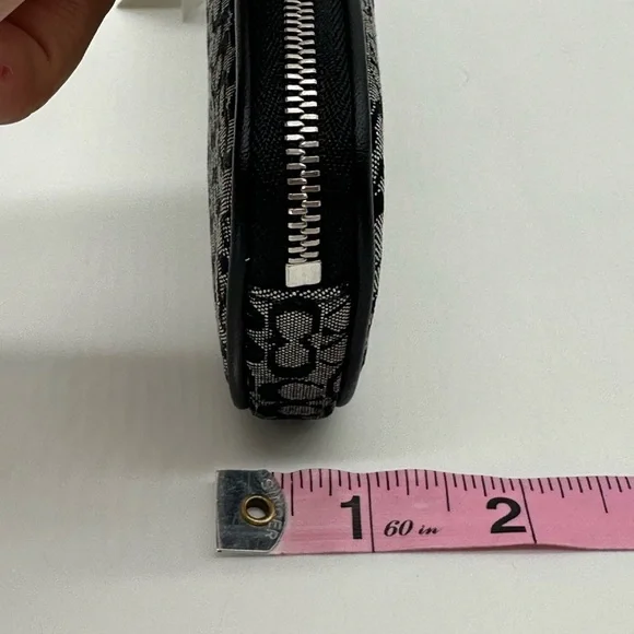 Coach • Signature Eyeglass Case - Picture 9 of 9